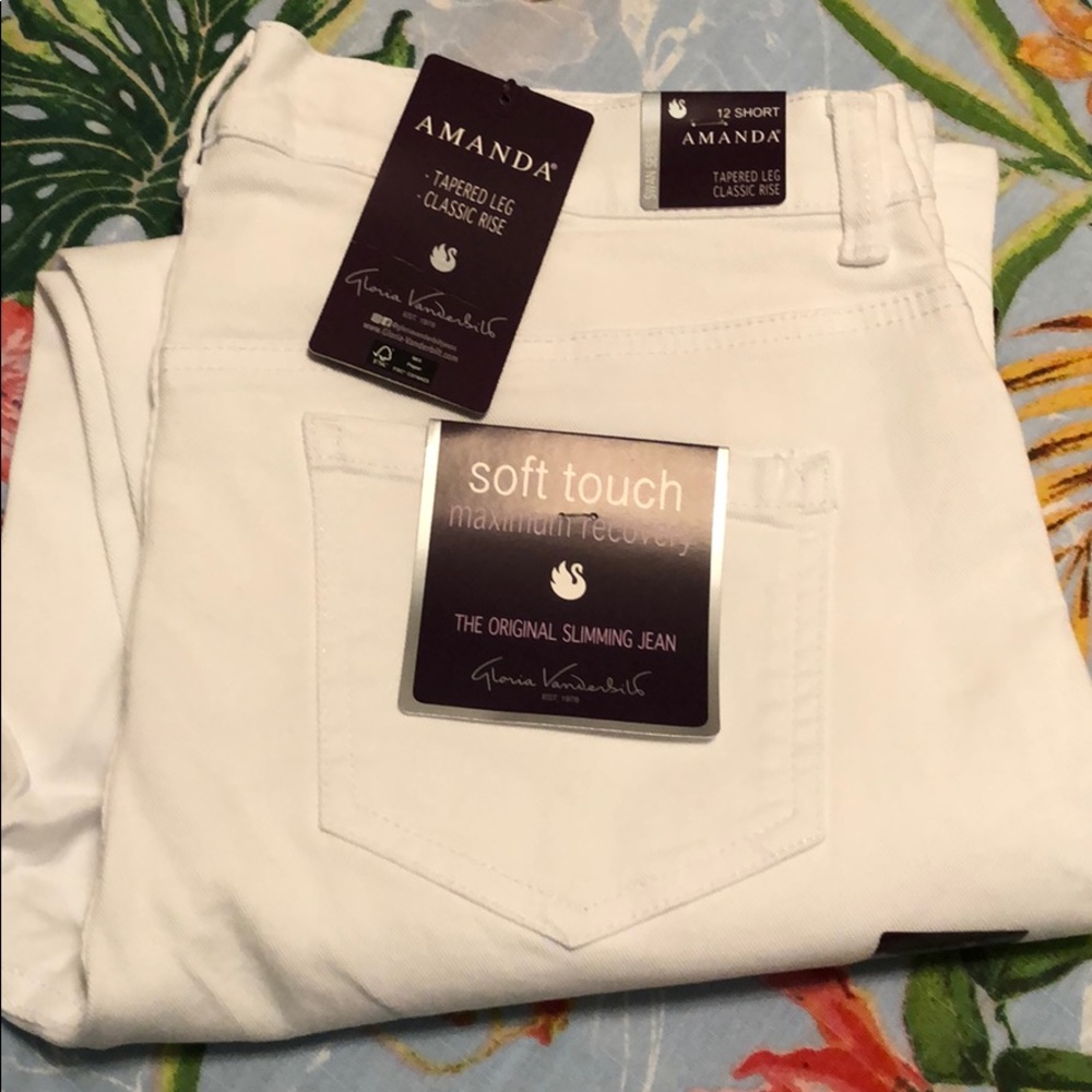 Gloria Vanderbilt white jeans
